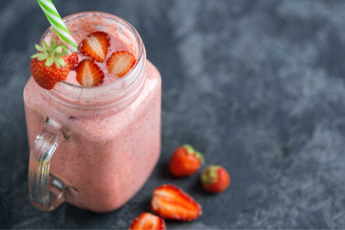 Strawberry, Collagen, and Pine Pollen Smoothie