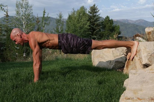 How To Build A Bigger Chest With Just Push-ups